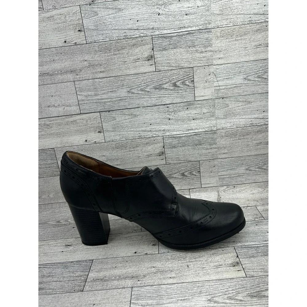 Clarks black leather